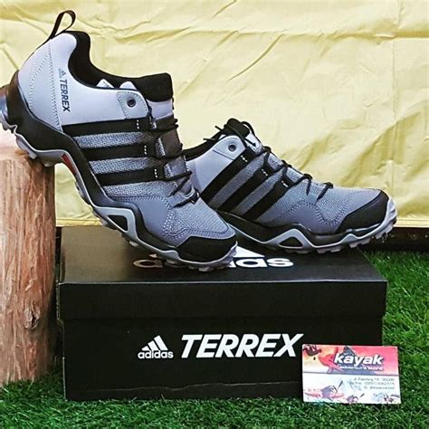 sepatu adidas terrex original